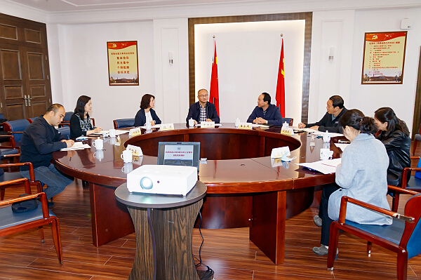 Provincial officials survey YNU's union work