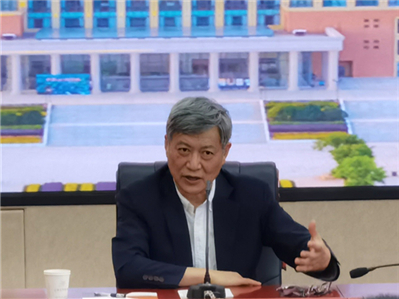 Zhang Yuyan delivers lecture on national relations at YNU