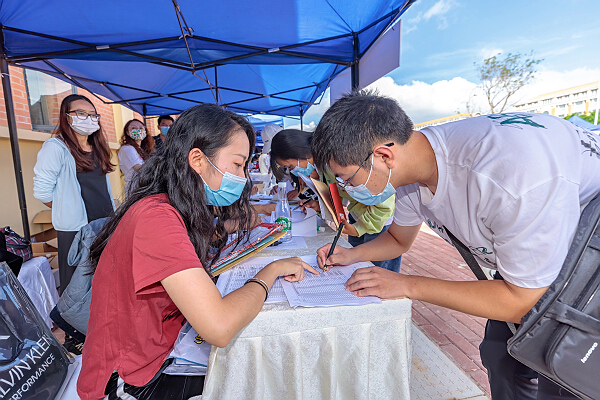 1631518676065040610.jpg 2.jpg