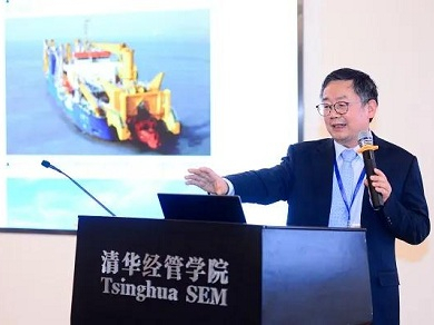 Long Denggao, eminent alumnus of Yunnan University