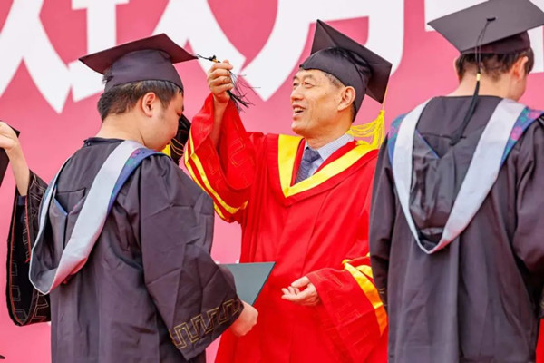 1656576937918041408.jpg 640 (3).jpg