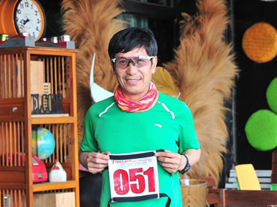 YNU professor wins medals at international paragliding event