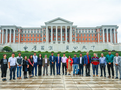 Bangladeshi journalists visit Yunnan University