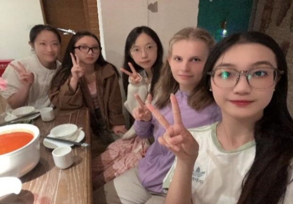 1718077091287055165.jpg c.jpg