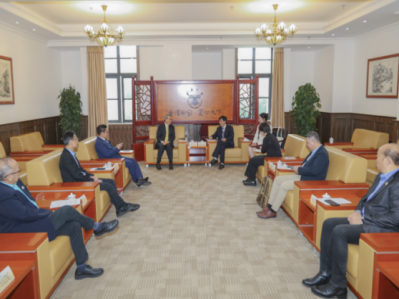 Malaysian guests visit, congratulate Yunnan University