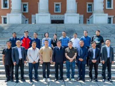 Enterprises, alumni donate to support development of YNU